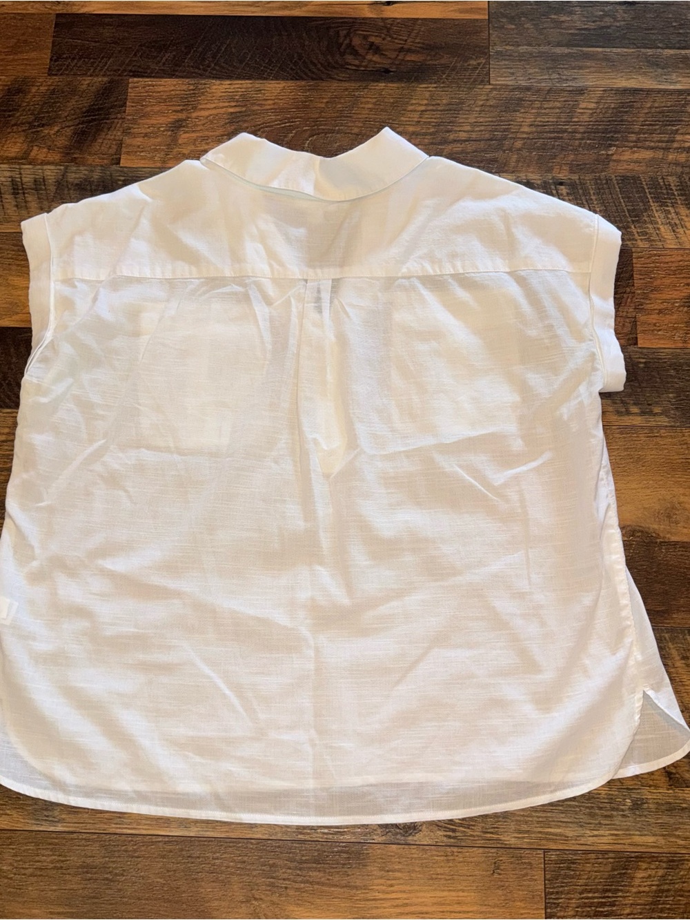 J. Jill White Short Sleeve V-Neck Pocket Blouse - Picture 2 of 4